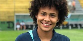 Menina de 12 anos batalha por sonho de jogar na Seleção Brasileira