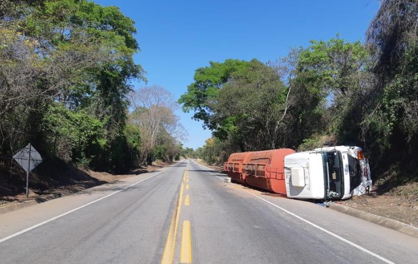 BR-251 é interditada nos dois sentidos para transbordo de carga, Grande  Minas