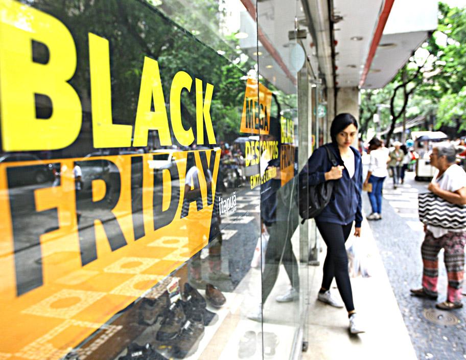 Black Friday: onde comprar roupas e acessórios pela internet com segurança?  - Economia - Estado de Minas