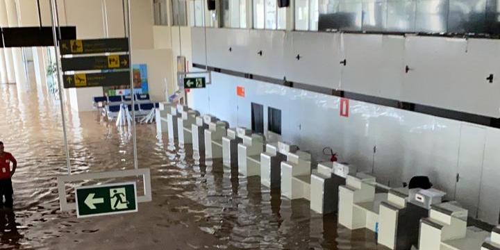 Temporal causa estragos em Minas; houve inundações em Conselheiro Lafaiete  e uma tenda ficou alagada em Santa Luzia, Minas Gerais