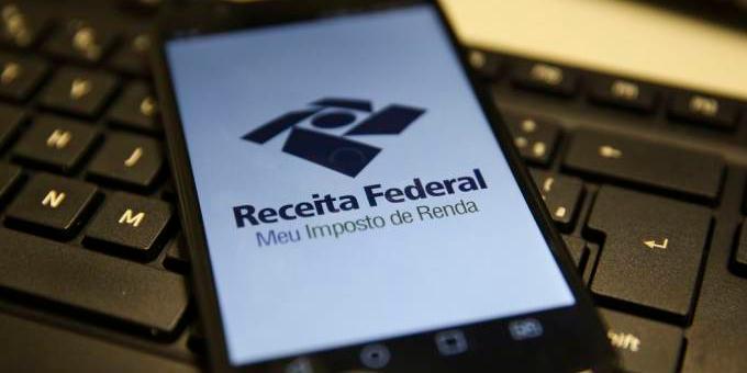 Declaração do Imposto sobre a Renda das Pessoas Físicas (DIRPF) também pode ser preenchida de forma online (Marcello Casal Jr / Agência Brasil)