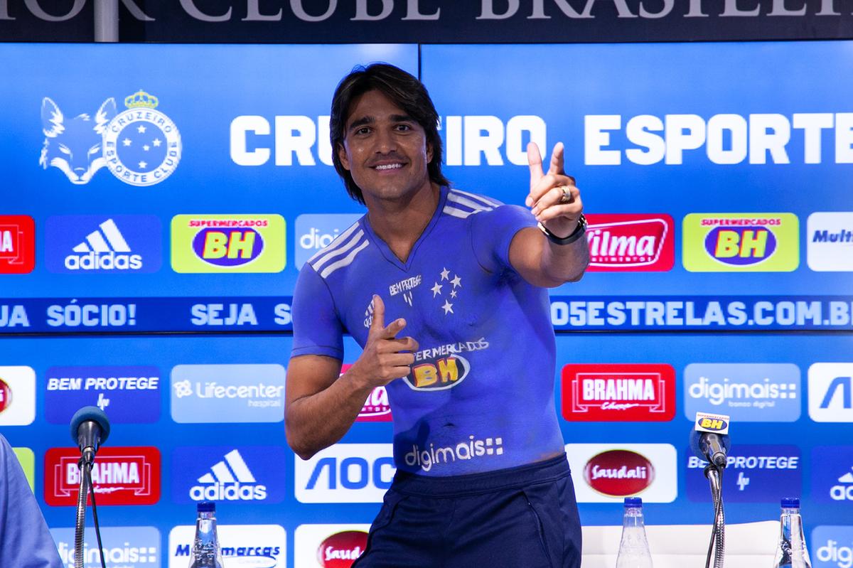 Em sua apresentação em 2020, Moreno apareceu com uma camisa celeste pintada no corpo (Bruno Haddad/Cruzeiro)