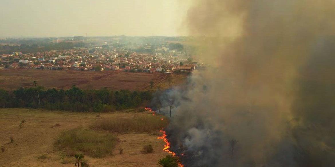 De acordo com a PF, a área queimada tem sido repetidamente foco desse tipo de crime ambiental e também de grilagem (Mayke Toscano/Secom-MT/Divulgação)