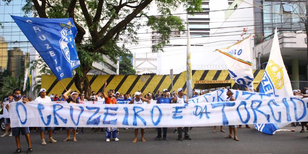  (Maurício Vieira)