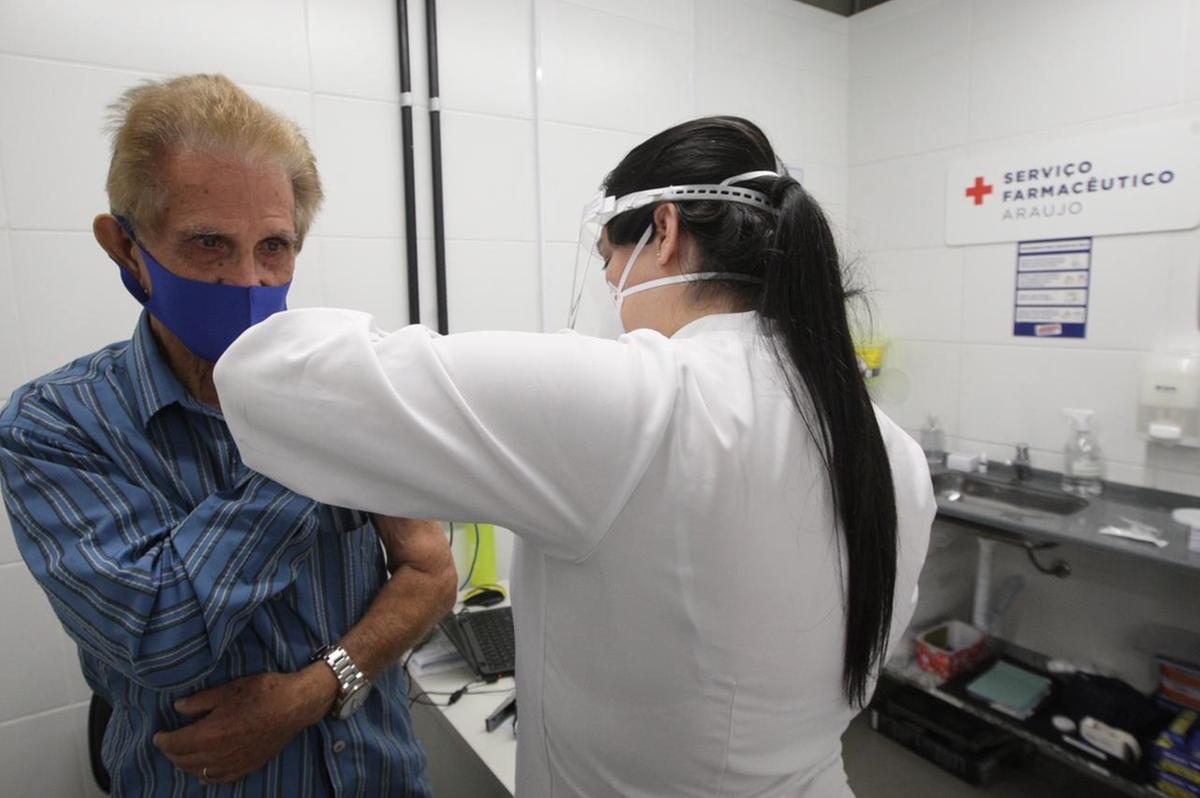 Site da Drogaria Araújo sai do ar, e agendamento para vacinação é