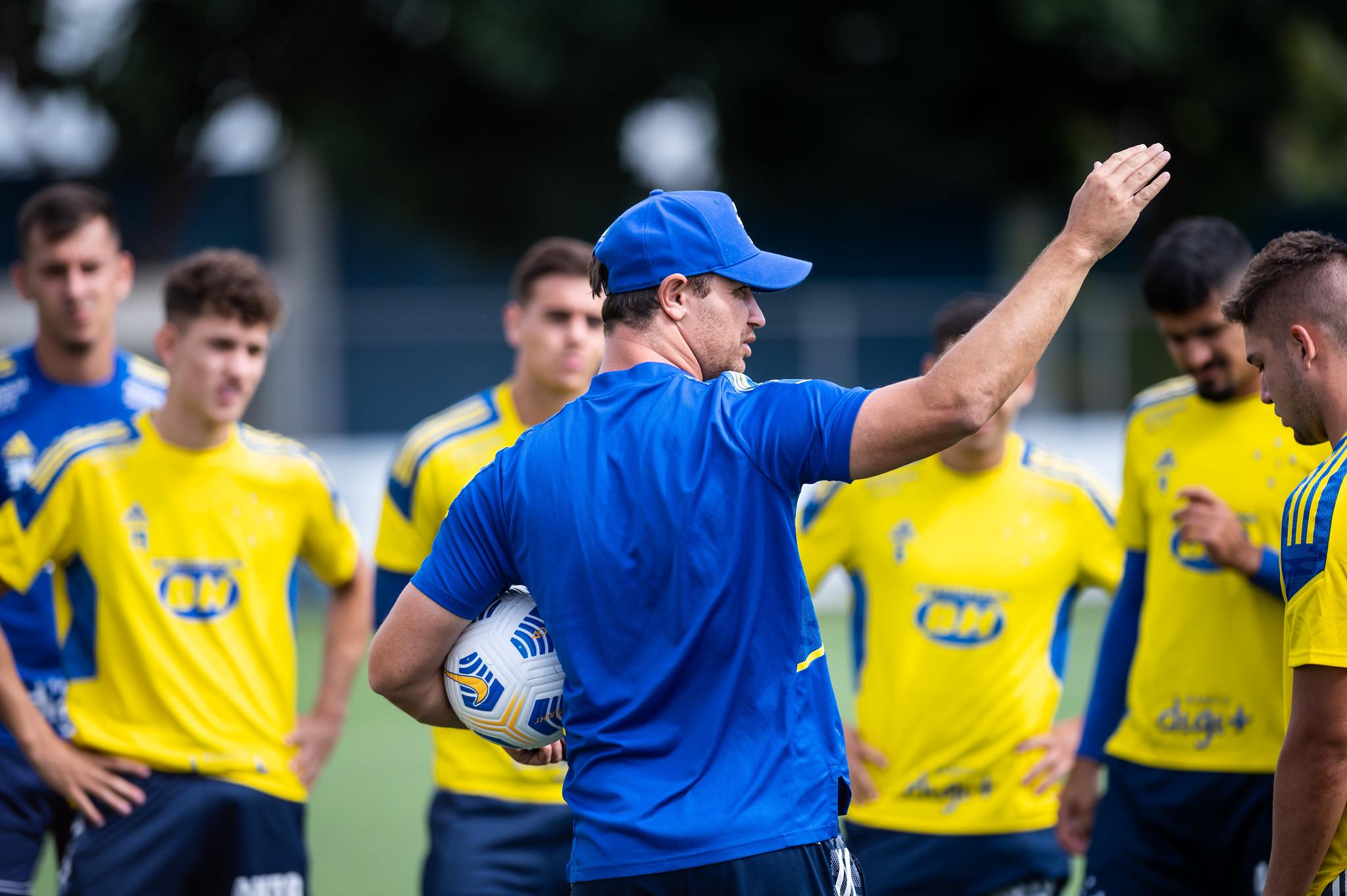 Em Busca De Recuperação Na Série B, Cruzeiro Recebe CRB No Mineirão