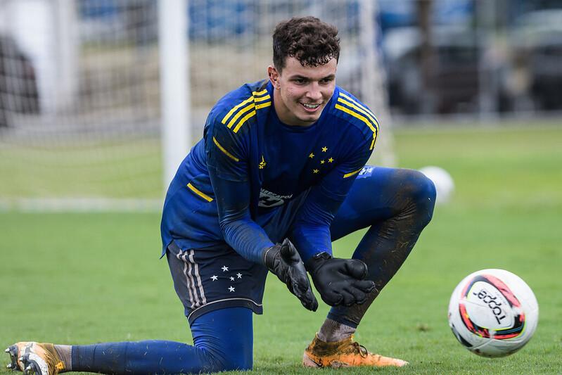 Goleiro Lucas França desembarca em Fortaleza e deve assinar com o  CearáEsportes