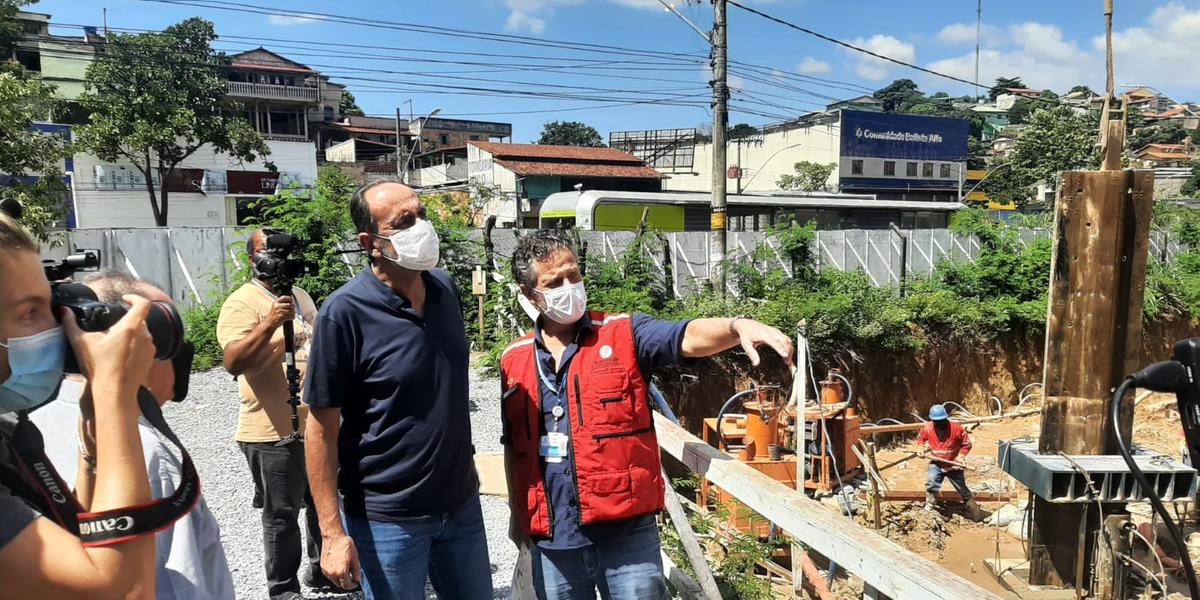 Kalil visita obra na avenida Vilarinho, em Venda Nova, e fala sobre redução da passagem de ônibus (Foto: Bernardo Estillac/ Hoje em Dia)