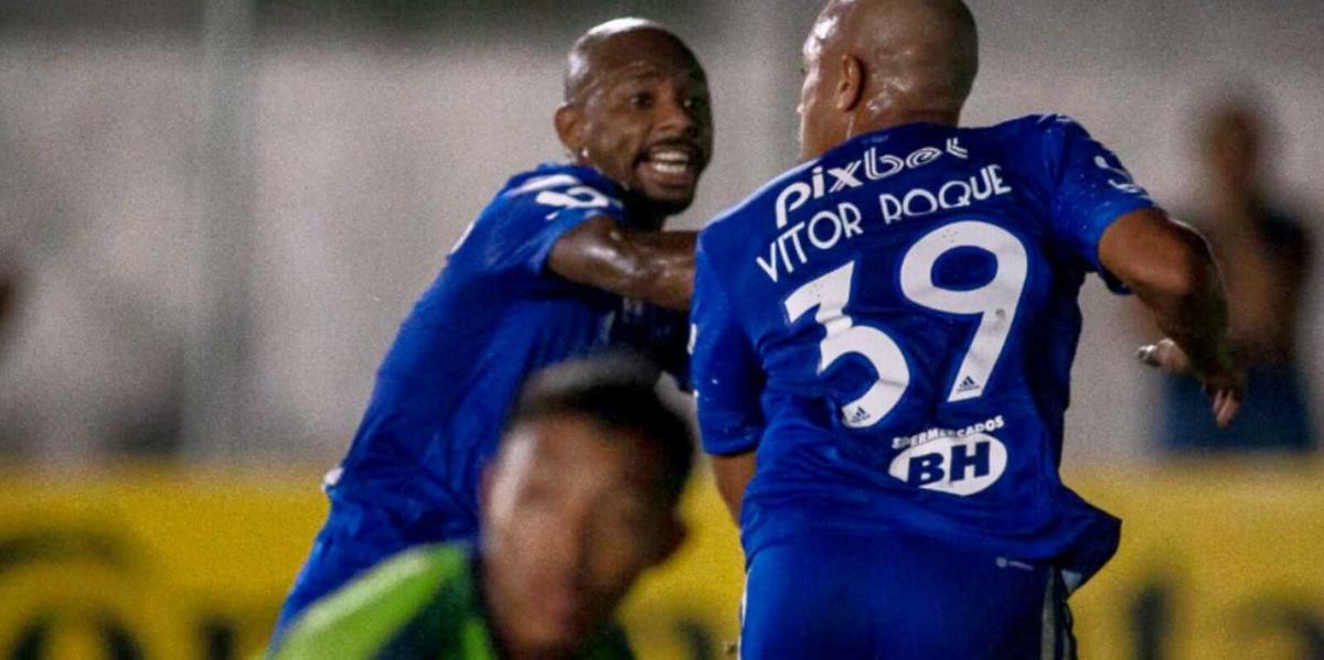 Vitor Roque, de cabeça, abriu o placar para o Cruzeiro aos 11 minutos de jogo (Staff Images/Cruzeiro)