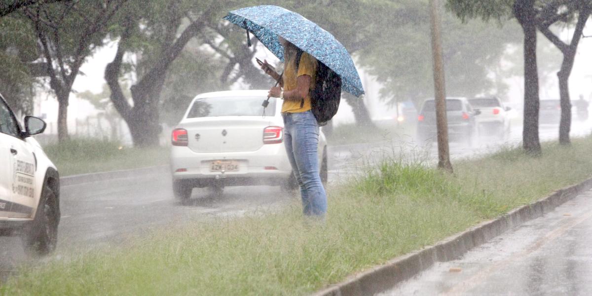 Em 18 de abril, choveu por quase três horas em algumas regiões de BH (Maurício Vieira/Hoje em Dia)