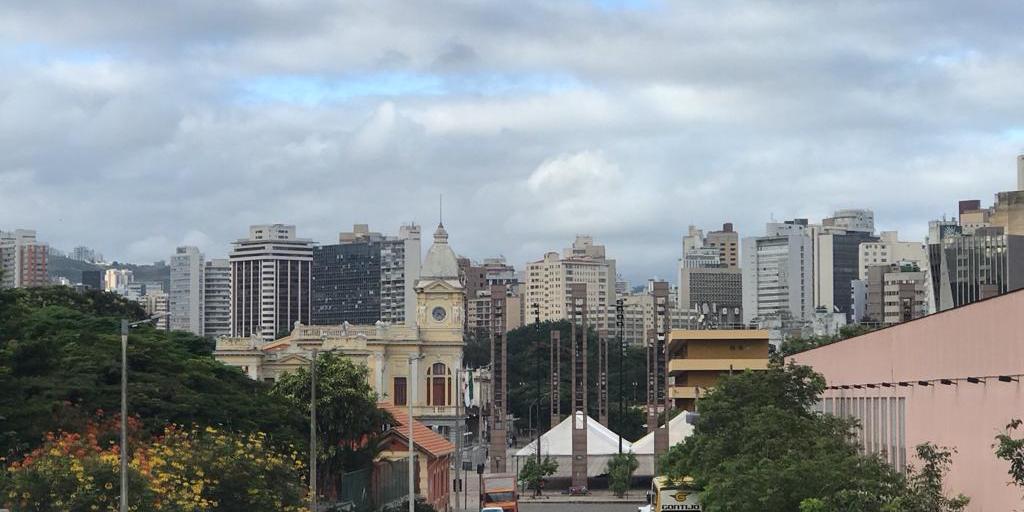 Temperatura mínima foi de 18 °C, a máxima estimada é de 30 °C  (Valéria Marques/Hoje em Dia)