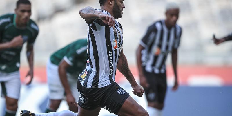 Hulk levou o terceiro cartão amarelo e não participará do segundo jogo da semifinal do Mineiro, contra a Caldense. (Foto: Pedro Souza / Atlético)