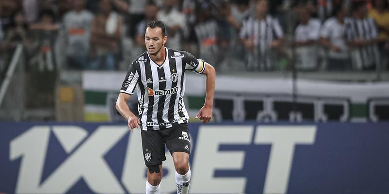 Réver será titular na decisão do Campeonato Mineiro, ao lado de Nathan Silva (Pedro Souza/Atlético)