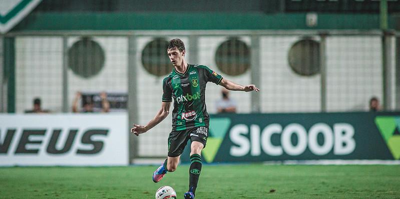 O zagueiro argentino Germán Conti foi o primeiro contratado para a temporada 2022. ((Foto:Vinnicíus Silva / América))