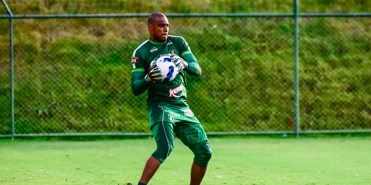 Experiente goleiro Jailson é o titular do time comandado pelo técnico Marquinhos Santos (Mourão Panda / América)