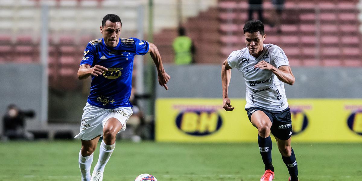 Lateral-direito Rômulo esteve em campo no último encontro entre a Raposa e o time paraense (Gustavo Aleixo/Cruzeiro)