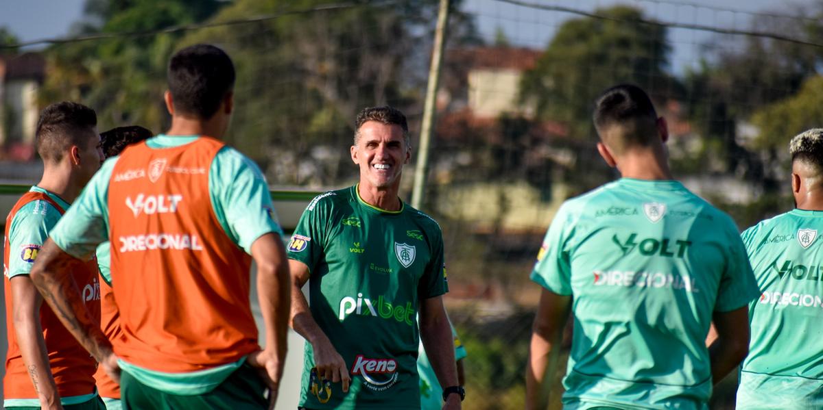 Mancini teve toda semana para trabalhar com o grupo e pensar na equipe titular (João Zebral / América)