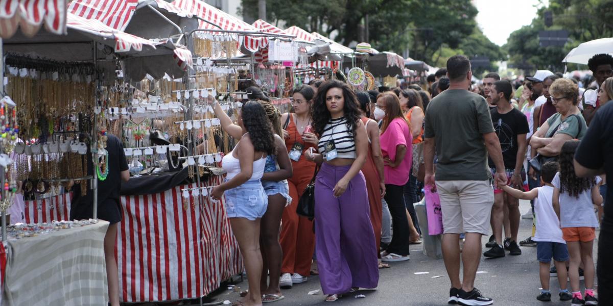 Feira Hippie é dividida em 15 setores e possui cerca de 1,5 mil expositores

 (FERNANDO MICHEL / HOJE EM DIA)