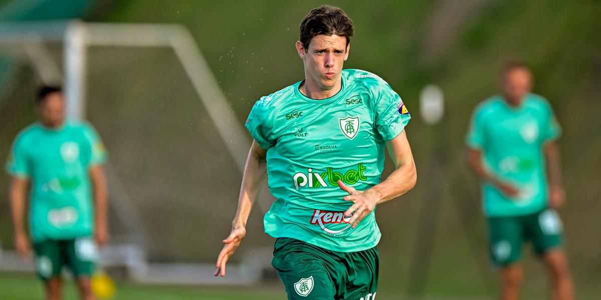 Conti volta após se recuperar de lesão (Mourão Panda / América)