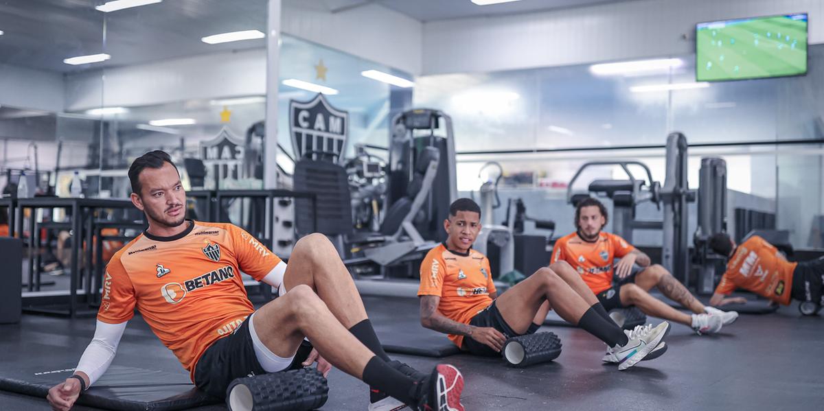 Titulares fizeram trabalho na academia na manhã deste domingo (12) (Pedro Souza / Atlético)