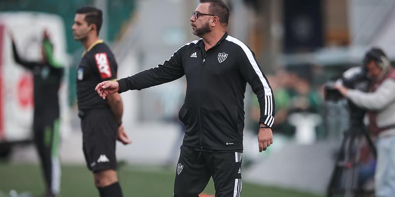 Treinador argentino elogiou entrega do Atlético em vitória diante do Juventude (Pedro Souza / Atlético)