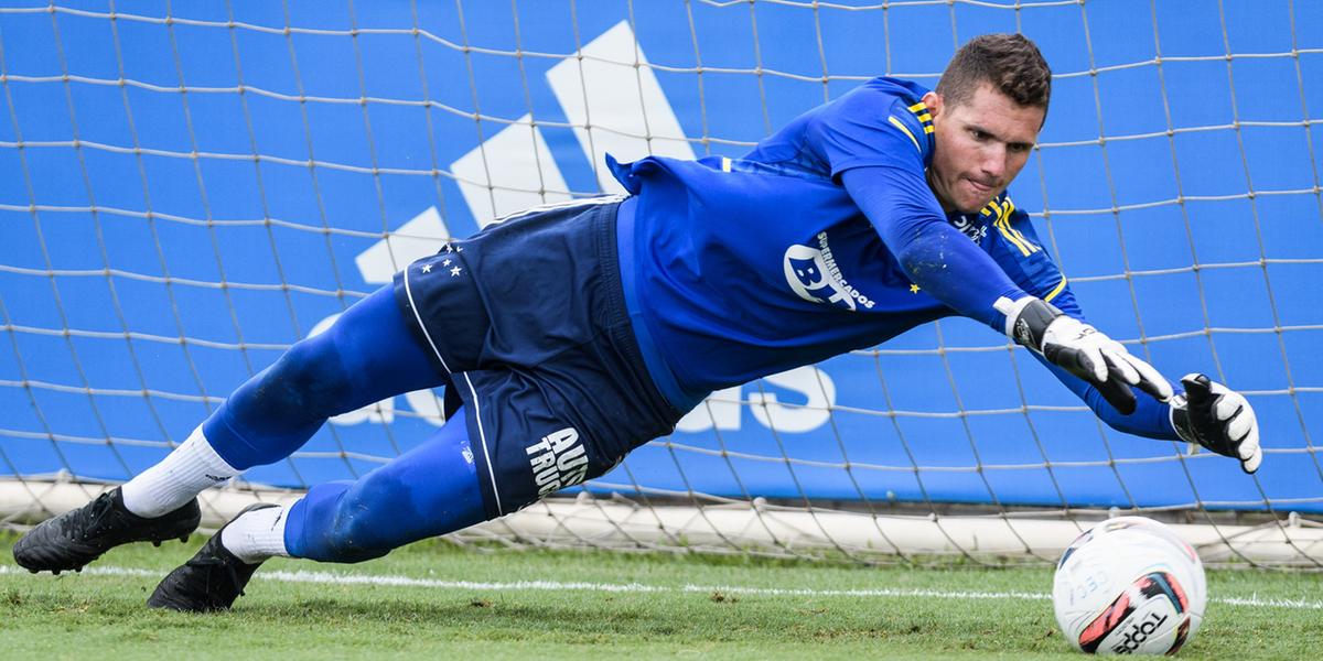 Rafael Cabral fechou contrato para ficar no Cruzeiro até dezembro de 2024 (Gustavo Aleixo/Cruzeiro)