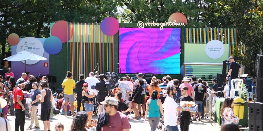 Festival 'Verbo Gentileza' na Praça Floriano Peixoto, em BH (Maurício Vieira / Hoje em Dia)