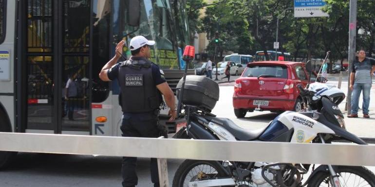 Guarda Municipal orienta que, ao se deslocar por áreas de grande movimentação, as pessoas mantenham os pertences sempre próximos ao corpo  (Divulgação / PBH)