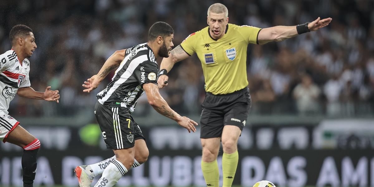 Atacante Hulk disse que foi intimidado pelo juiz Anderson Daronco, na partida contra o São Paulo (Pedro Souza/Atlético)