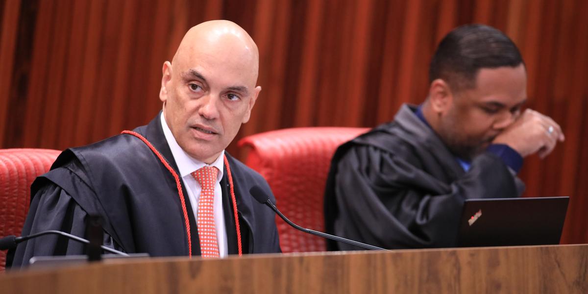 Presidente do TSE Alexandre de Moraes afirma que PMs estão preocupados com o uso de celulares na votação (Alejandro Zambrana / TSE)