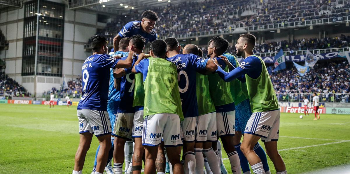 Jogadores do Cruzeiro comemoram mais uma vitória da equipe em casa (Staff Images/Cruzeiro Divulgação)