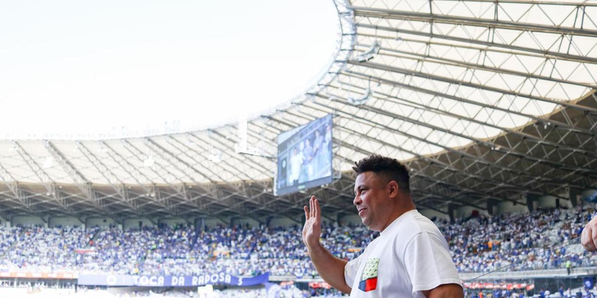 Ronaldo foi ovacionado pela torcida do Cruzeiro no Mineirão (Cruzeiro/Divulgação)