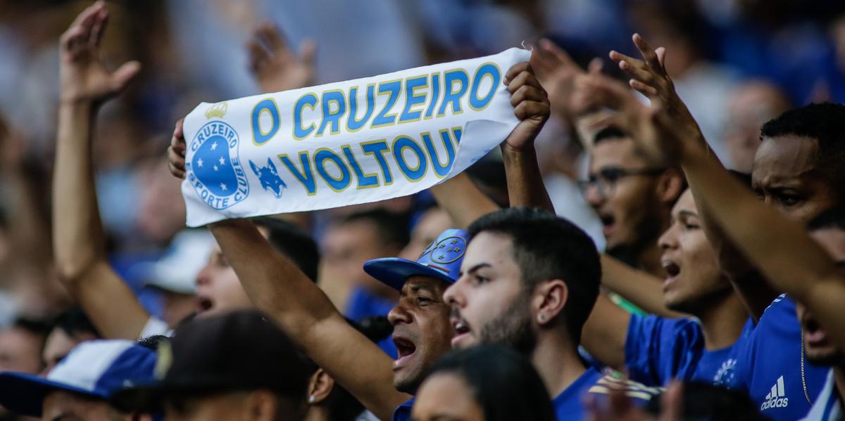 Torcida cruzeirense já iniciou as comemorações pelo acesso (Staff Images/Cruzeiro/Divulgação)