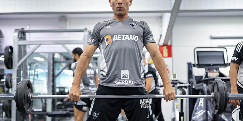 Em 2021, zagueiro viveu junto ao Galo, um ano de destaque e bom rendimento. (Foto: Pedro Souza / Atlético)