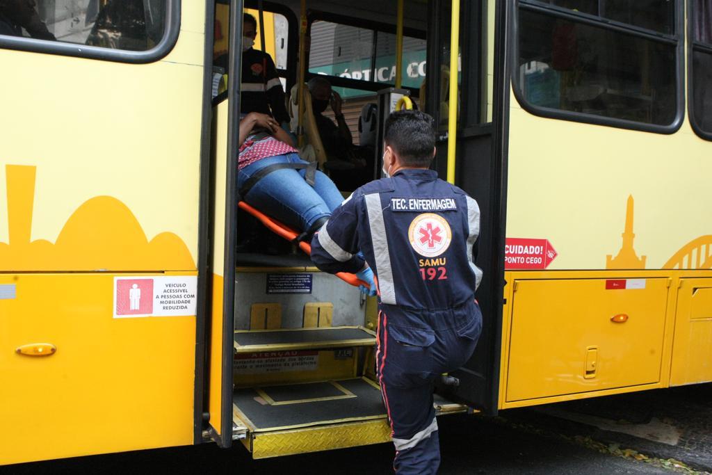 Quatro vítimas foram imobilizadas e levadas para o Hospital de Pronto-Socorro João XXIII