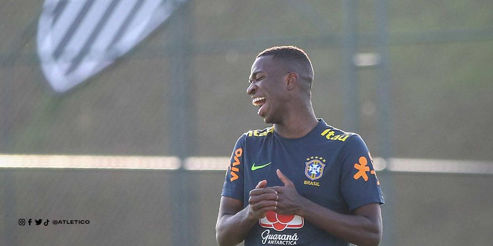 Vini Jr. em treino na Cidade do Galo com a Seleção Brasileira (Divulgação/Atlético)