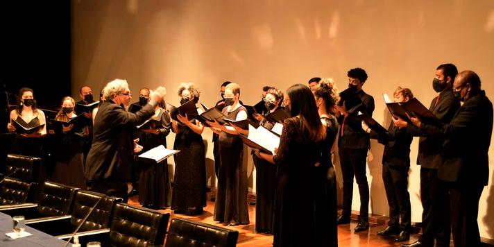 Coral Ars Nova revisita alguns universos poéticos, como o do escritor Fernando Pessoa (Foca Lisboa/UFMG)