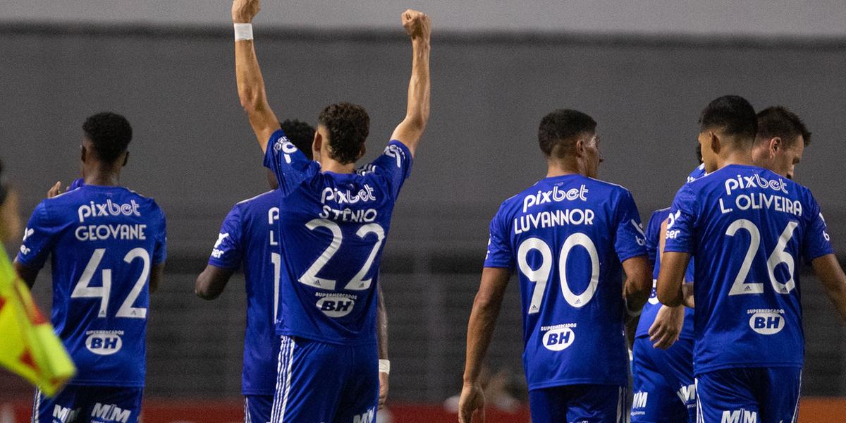 Jogadores do Cruzeiro comemoram primeiro gol, marcado pelo Stênio (Staff images / Cruzeiro)