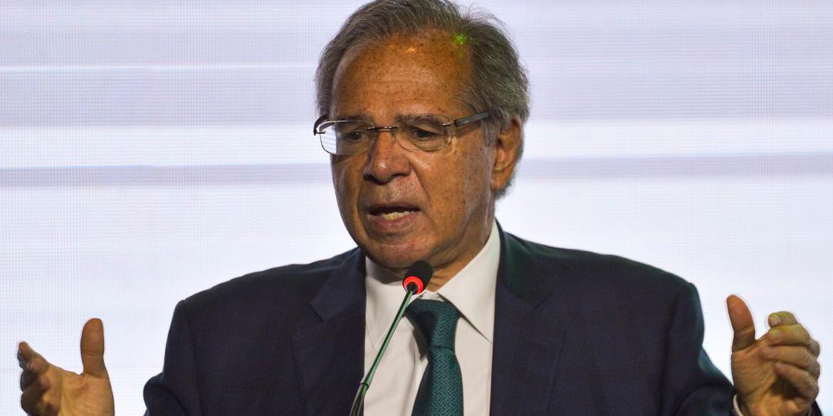 Para Paulo Guedes, câmbio deve permanecer acima de R$ 5 (Marcelo Camargo / Agência Brasil)