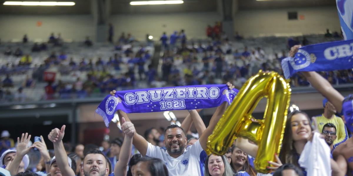 Torcida do Cruzeiro está empolgada para o provável jogo do acesso celeste (Fernando Michel/Hoje em Dia)