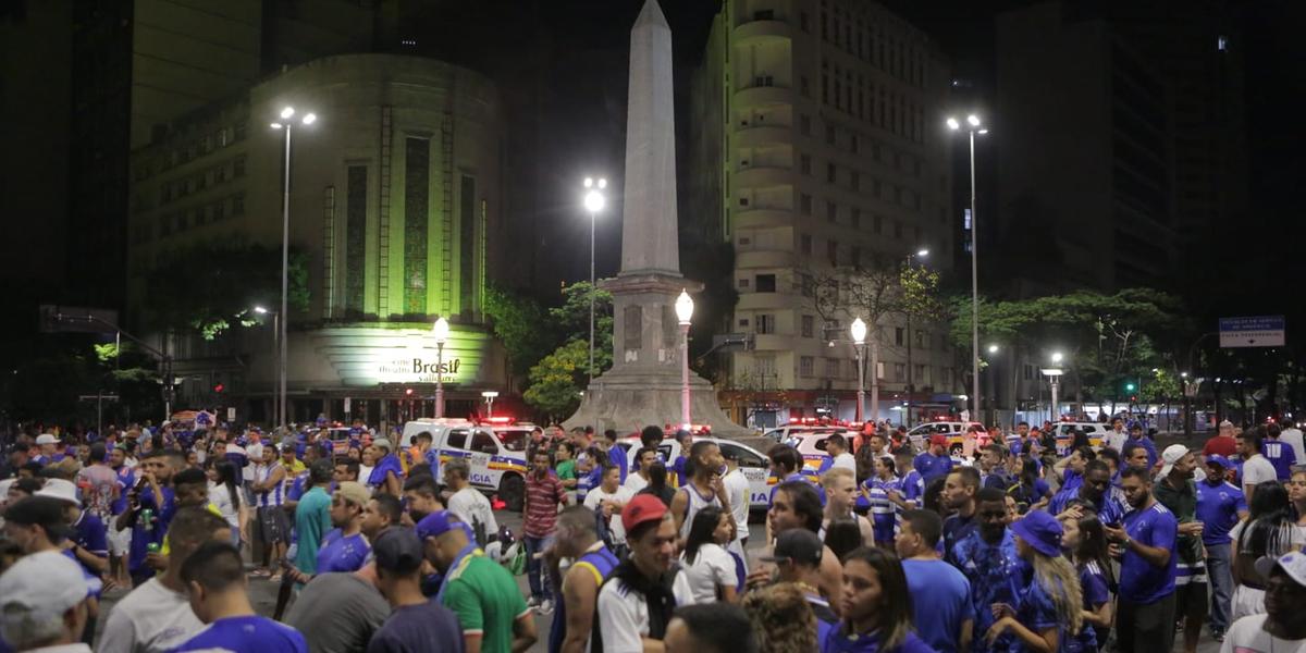 A comemoração do acesso acontecerá na Praça Sete, no Centro de Belo Horizonte, onde torcedores se encontraram após o duelo contra o Vasco, na quarta-feira (21) (Fernando Michel/Hoje em Dia)