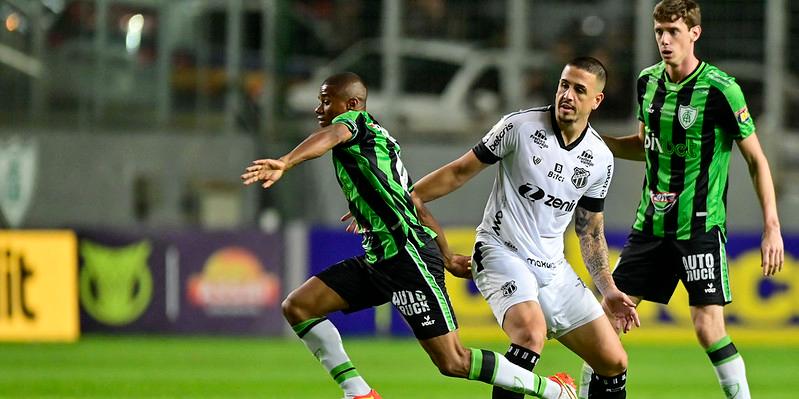 No duelo do primeiro turno, o América foi derrotado pelo Ceará por 2 a 0. (Foto: Mourão Panda / América)