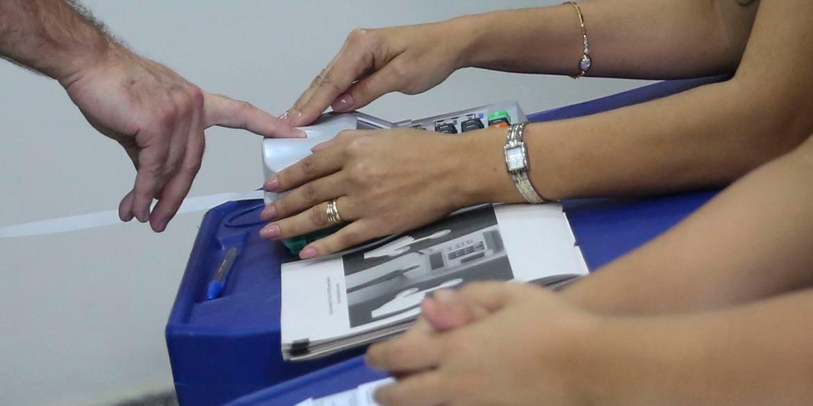 Mais de 156 milhões de eleitores estão aptos a comparecer às urnas para eleger o presidente da República, governadores, senadores e deputados federais, estaduais e distritais neste domingo (José Cruz/ Agência Brasil / Divulgação)