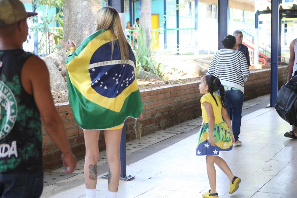 Segundo o Tribunal Superior Eleitoral (TSE), eleitores podem se vestir como quiserem para ir votar, mas a boca de urna é proibida. (Pedro Faria / Hoje em Dia)