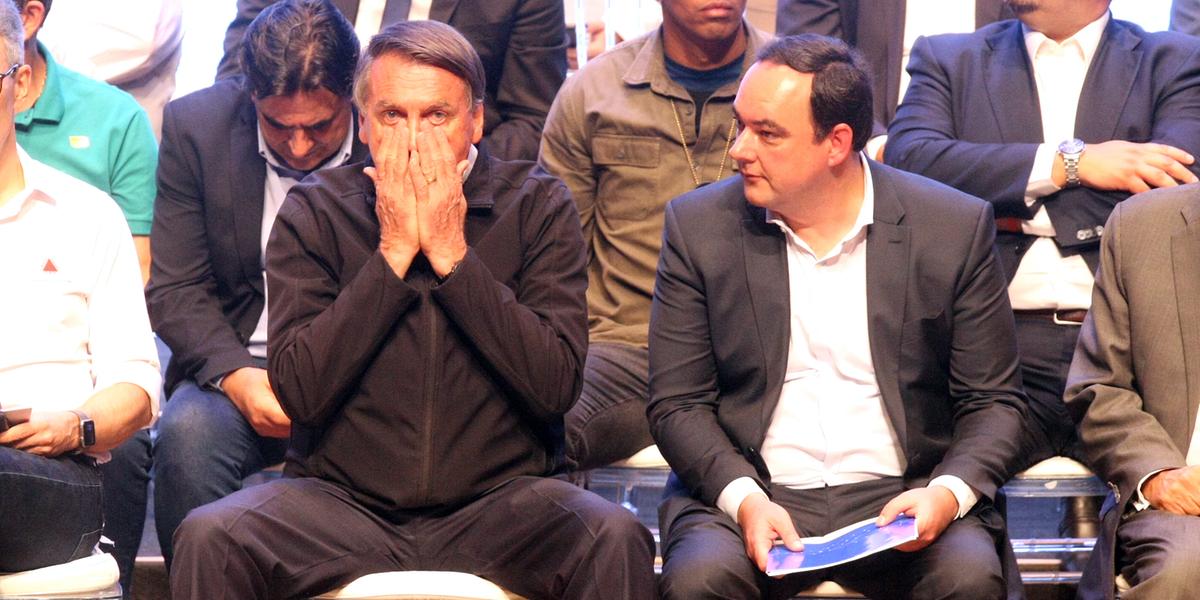 Jair Bolsonaro e o presidente da Fiemg, Flávio Roscoe, em evento na capital em outubro (Maurício Vieira/Jornal Hoje em Dia)