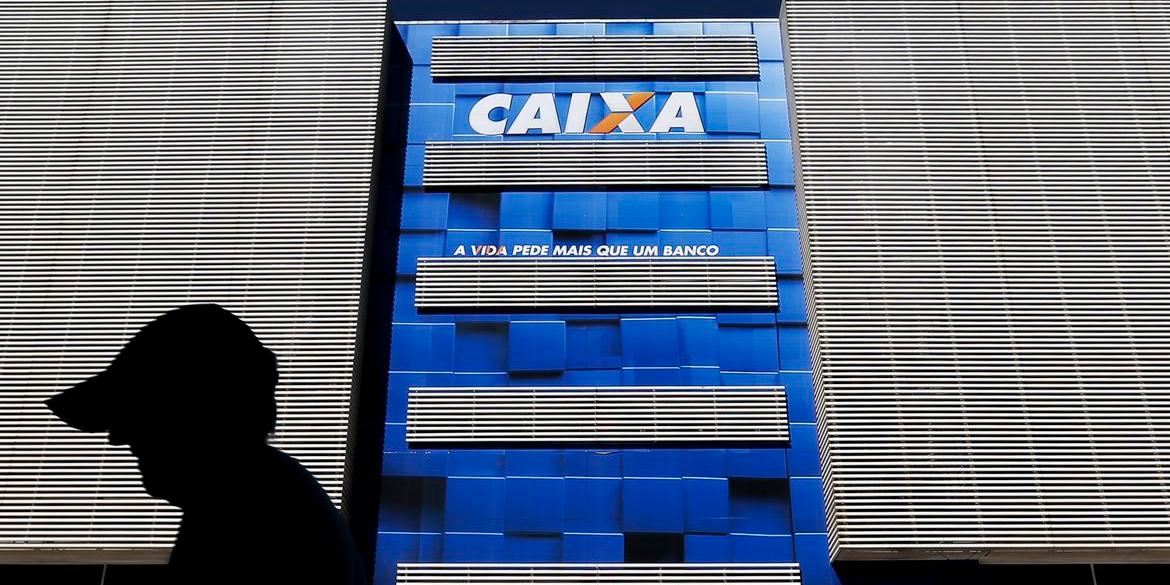 Pagamento do Auxílio Gás também começa nesta terça-feira (Marcelo Camargo / Agência Brasil)