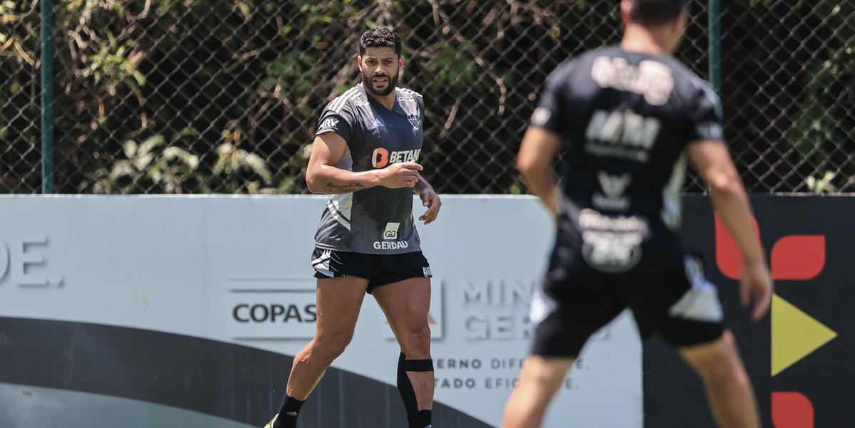 Hulk treinou com uma proteção na panturrilha lesionada (Pedro Souza/Atlético)