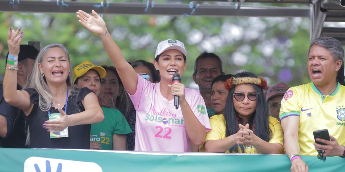 Primeira-dama participou de evento na manhã deste sábado, na orla da Lagoa da Pampulha, em BH (Fernando Michel)