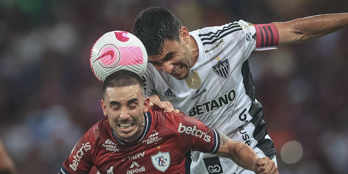 Jogo foi de baixo nível técnico (Pedro Souza/Atlético)