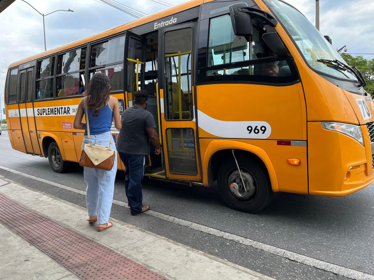 Transporte suplementar também oferece viagens de graça para passageiros (Raíssa Oliveira / Divulgação)